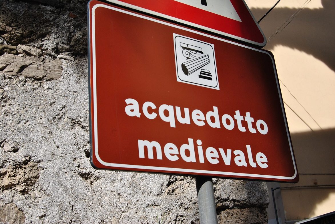 medieval aqueduct (1).jpg